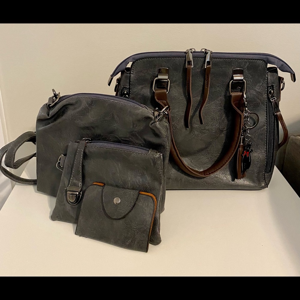 NWT - Luxurious 4 pc travel set